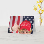 Happy Birthday duikt Trump-Humor op Kaart (Gele Bloem)