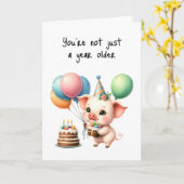 Happy Birthday Een jaar Ouder Schattigee taartball Kaart (Gele Bloem)