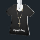 Happy Birthday Father Schattig Clergy Ornament<br><div class="desc">Geweldig verjaardagsgeschenk voor de geestelijken of de vrouw, die ze elk jaar trots kunnen hangen. Dit mooie kleine ornament kenmerkt aan één kant een zwarte robe, een witte kraag en een lang kruisje ketting plus de woorden Happy Birthday. De andere kant heeft de naam van je priester. U kunt de...</div>