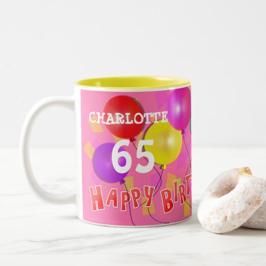Happy Birthday Fun 65th Milestone Persoonlijk Twee Tweekleurige Koffiemok (Met donut)