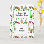 Happy Birthday-gepersonaliseerde CockTails and Bee Kaart (Gele Bloem)