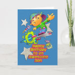Happy Birthday Geweldige Son Skateboard Boy & Alie Kaart<br><div class="desc">Vertel je zoon dat hij uit deze wereld vertrekt met dit leuke ontwerp van een coole jongen op een futuristisch skateboard met aliens en hun ruimtevaartuigen en sterren op een heldere blauwe achtergrond.</div>