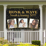 Happy Birthday Gold Glitter Photos Honk & Wave Spandoek<br><div class="desc">Laat iedereen die rijdt of voorbij loopt weten dat er een speciale verjaardag in je huis is. Op deze banner staan 3 foto's van het verjaardagsmeisje en de naam van het verjaardagsmeisje, allemaal geplaatst op een zwarte achtergrond geaccentueerd met faux gold glitter confetti sparkles. Fun en feestelijk perfect voor elke...</div>