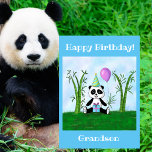 Happy Birthday Grandson Panda Party Kaart<br><div class="desc">Vier de speciale dag van je kleinzoon met deze schattige verjaardagskaart met een schattige baby-panda omgeven door een bamboebos, ballonnen en geschenken. Pas het aan voor je kleindochter of voeg hun naam toe voor een persoonlijke touch. Perfect voor kinderen, deze grillige kaart brengt vreugdevolle wensen en een gevoel van verwondering...</div>