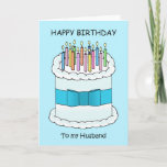 Happy Birthday Husband Cake and Candles Kaart<br><div class="desc">Een cartoon van een grote witte verjaardagstaart met een blauwe boog eromheen en vele verlichte kaarsen bovenop. De woorden 'Happy Birthday to my man' vergezellen het afbeelding.</div>