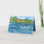 Happy Birthday Husband Mountain Lake Vist Kaart<br><div class="desc">Een gelukkig wenskaart van de verjaardagsman vereerde mensen in een boot die op een woestijnbergmeer viste met kalme blauwe wateren en lucht,  geïllustreerd met inkt en waterverf.  U kunt de tekst en binnenkleur uitgeven om uw behoeften te passen.</div>