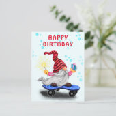 Happy Birthday Kaart Happy Skater Gnome met cadeau (Staand voorkant)