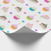 Happy Birthday-koekjes en cupcakes Cadeaupapier (Hoek)