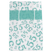 Happy Birthday Leeftijd 55 Getal Patroon Blauwgroe Medium Cadeauzakje (Achterkant)