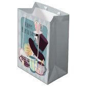 Happy Birthday Mad Hatter Tea Party Medium Cadeauzakje (Voorkant Gekanteld)
