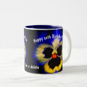 Happy Birthday Mam Pansy Flower Personalized Tweekleurige Koffiemok (Voorkant rechts)