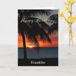 Happy Birthday Mannen Sunset Ocean Palm Trees Kaart<br><div class="desc">Happy Birthday Mannen Sunset Ocean Palm Trees Kaart heeft een schitterende zonsondergang op de serene koele avondoceaan. Vervang informatie door die van jou en geef die speciale persoon in je leven. Foto door Denise Bennerson,  fotografe</div>