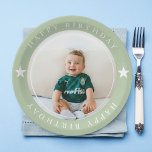 Happy Birthday met foto Papieren Bordje<br><div class="desc">Vier uw speciale dag in stijl met onze aanpasbare papieren borden van "Happy Birthday With Photo"! Deze borden zijn perfect om een persoonlijke touch toe te voegen aan je verjaardagsfeestje. Upload gewoon je favoriete foto en we creëer een uniek en memorabel ontwerp speciaal voor jou. Gemaakt van hoogwaardig, stevig papier,...</div>