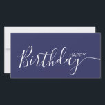 Happy Birthday Navy Blue White Modern Flat Card<br><div class="desc">Deze moderne en elegante platte kaart biedt witte Happy Birthday-tekst aan de voorkant en aan de achterkant personaliseert deze met jouw naam of familienaam. De achtergrond is blauw van de marine.</div>