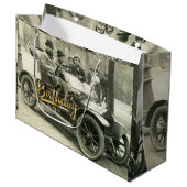 Happy Birthday Old Car en People Groot Cadeauzakje (Voorkant Gekanteld)