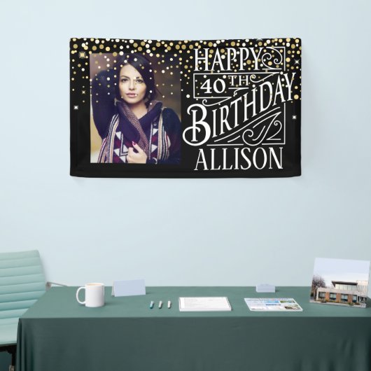 Happy Birthday-ontwerp met gouden confetti Spandoek (Beurs)