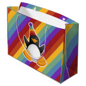 Happy Birthday Penguin Rainbow Gift Bag Large Cadeautasje (Achterkant Gekanteld)