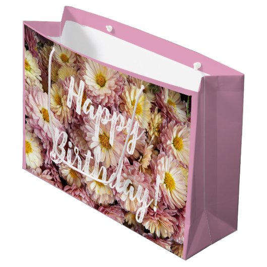 Happy Birthday Pink Chrysanthemums Floral Foto Groot Cadeauzakje (Voorkant Gekanteld)
