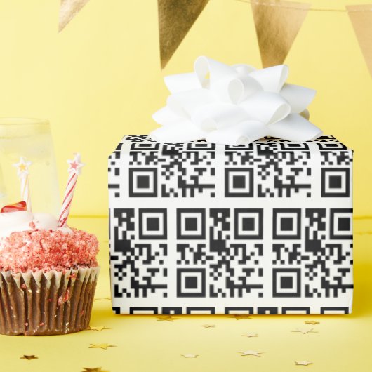 Happy Birthday QR Code on White Cadeaupapier (Verjaardagsfeest)