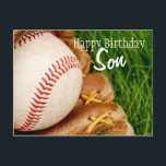 Happy Birthday Son Baseball met Mitt Briefkaart<br><div class="desc">Een honkbal en mijt in het lange zomergras - volledig aanpasbaar voor u om u te personaliseren zoals u wilt!</div>
