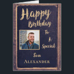 Happy Birthday Son Foto voor zijn persoonlijke kaa<br><div class="desc">Happy Birthday Son Photo for Him Personalize Card is geweldig om je zoon te laten weten dat je hem waardeert en dat hij speciaal voor je is. U kunt de kaart personaliseren door de foto en uw informatie van uw zoon toe te voegen.</div>