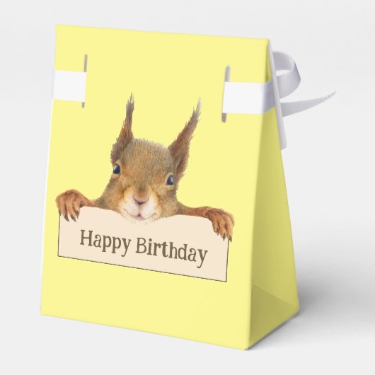 Happy Birthday Squirrel Holding Aangepast teken Bedankdoosjes (Achterkant)