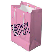 Happy Birthday Text met Confetti Medium Cadeauzakje (Voorkant Gekanteld)