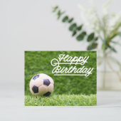 Happy Birthday to Soccer met bal op groene Kaart (Staand voorkant)