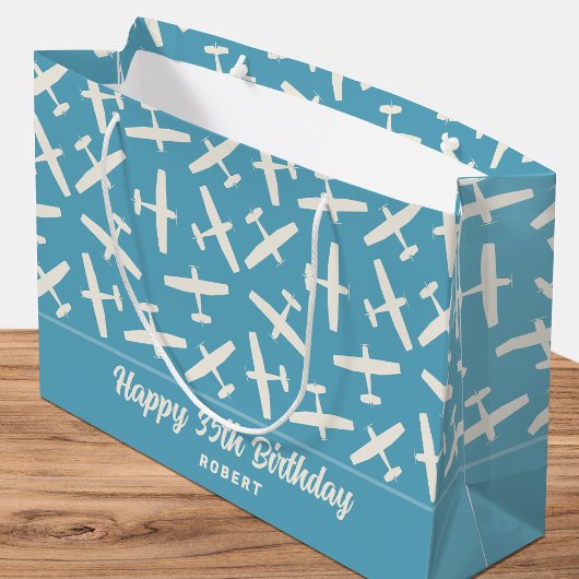 Happy Birthday Vliegtuig Retro Patroon Naam Blauw Groot Cadeauzakje