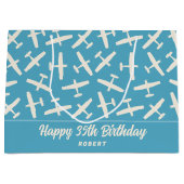Happy Birthday Vliegtuig Retro Patroon Naam Blauw Groot Cadeauzakje (Voorkant)