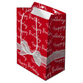 Happy Birthday White Bow op rood Medium Cadeauzakje (Achterkant Gekanteld)
