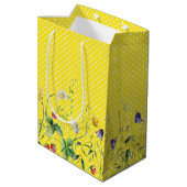 Happy Birthday Wildflowers op Polka Dots Medium Cadeauzakje (Achterkant Gekanteld)