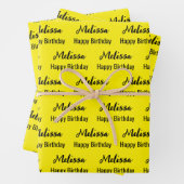 Happy Birthday Yellow and Black Name Pattern Inpakpapier Vel (In situ)