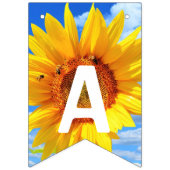 Happy Bitrhday - Zonnebloem en bijen op Blue Sky Vlaggetjes (Derde vlag)