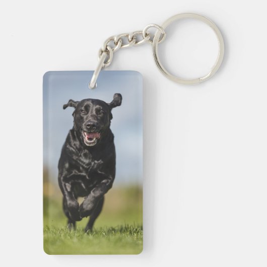 Happy Black Labrador Retriever actief Sleutelhanger (achterkant)