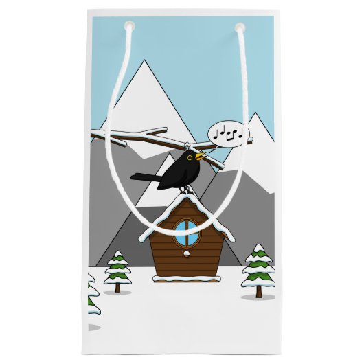 Happy Blackbird Singing in Winter Landscape Klein Cadeauzakje (Voorkant)