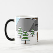 Happy Blackbird Singing in Winter Landscape Magische Mok (Links)