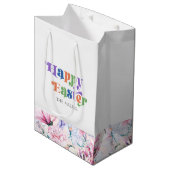 Happy Brunch Typografie Pastel Bloemen Patroon Medium Cadeauzakje (Voorkant Gekanteld)
