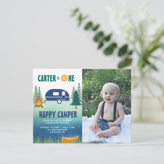 Happy Camper Boys First Birthday Photo Invitation Briefkaart (Staand voorkant)