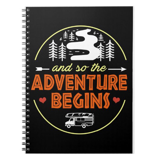 Happy Camper Camping Adventure begint Notitieboek (Voorkant)