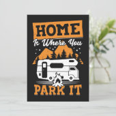 Happy Camper Home is waar je het parkeert Save The Date (Staand voorkant)