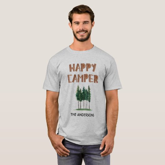 Happy Camper Pine Trees gepersonaliseerd T-shirt (Voorkant volledig)