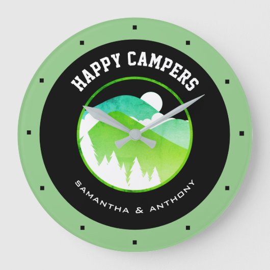 Happy Campers Couples Names Green Black Camping Grote Klok (Voorkant)