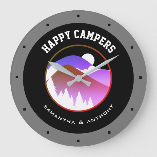 Happy Campers Family Names Gray Black Camping Grote Klok (Voorkant)