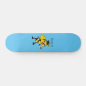 Happy cartoon bee afstuderen persoonlijk skateboard (Horizontaal)