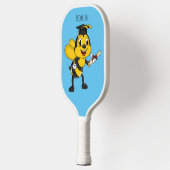Happy cartoon bee afstuderen pickleball paddle (Links)