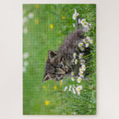 Happy cat speelt met bloemen legpuzzel (Verticaal)