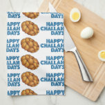 Happy Challah Days Chanukah Hanukkah Bread Loaf Theedoek<br><div class="desc">Handdoeken bevatten een originele markeringsillustratie van een brood van de krijtmakerij,  met HAPPY CHALLAH DAYS in een leuk lettertype. Geweldig voor Hanukkah! Zie je niet wat je zoekt? Hulp nodig bij aanpassingen? Neem contact op met Rebecca om iets voor je te ontwerpen.</div>