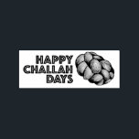 Happy Challah Days Hanukkah Chanukah Holiday Bread Rubberstempel<br><div class="desc">Hij is voorzien van een originele markeerafbeelding van een brood met gevlekte kallabrood, met HAPPY CHALLAH DAYS in een leuk lettertype. Geweldig voor Hanukkah die gekraft en gemaild heeft! Dit voedselontwerp is ook beschikbaar op andere producten. Er zijn ook veel andere zelfgemaakte illustraties beschikbaar. Zie je niet wat je zoekt?...</div>