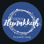 Happy Chanoeka Sneeuwbellen Sticker Gift Label<br><div class="desc">Schattigee en stijlvolle Happy Hanukkah Snow Bubbles Sticker Gift Label is ideaal voor uw vakantie cadeau geven behoeften. Er zijn andere producten die overeenkomen met dit ontwerp.</div>